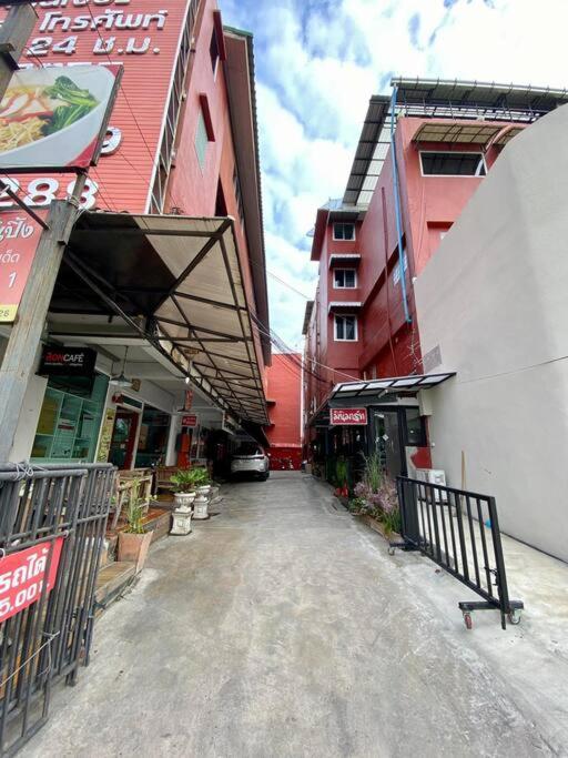Ratanawong Place 823 Bangkok Buitenkant foto